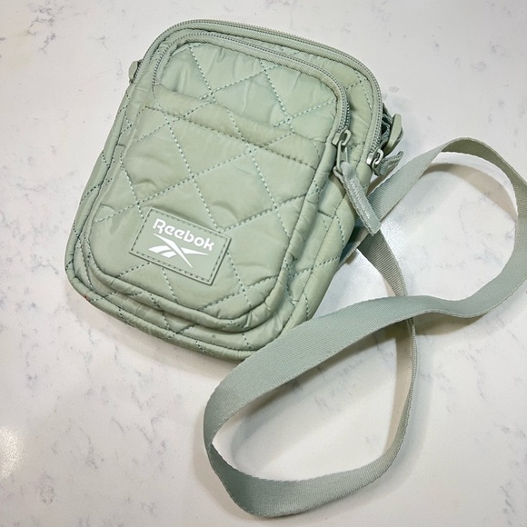 Reebok Green Quilted Men's Bag - Picture 2 of 10